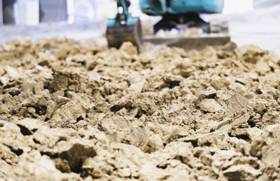 工事現場などで大量に発生するコンクリートガラを回収 | 京都郡にある産廃業者・株式会社 環境リサイクルセンター