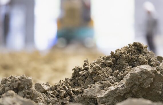 土木工事の現場などで発生する残土を回収いたします | 京都郡にある産廃業者・株式会社 環境リサイクルセンター